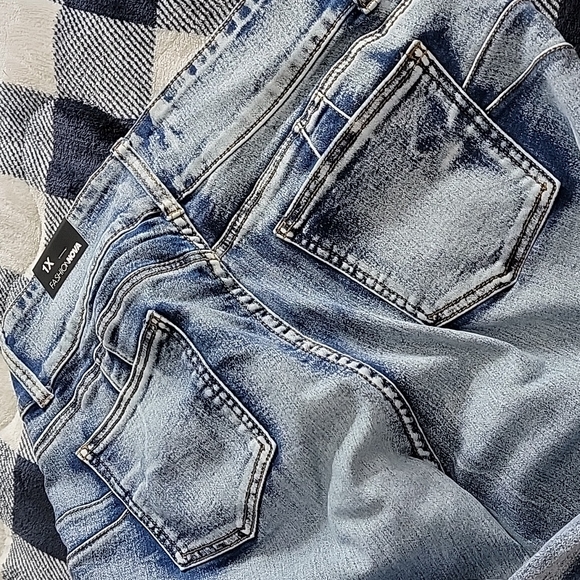 Jeans - Picture 4 of 4